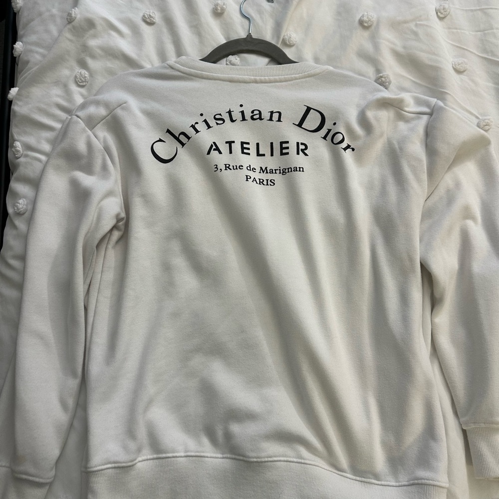 Women’s Sweatshirt Size M